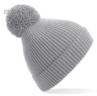 Czapka zimowa z pomponem jasnoszara gruba dzianinowa